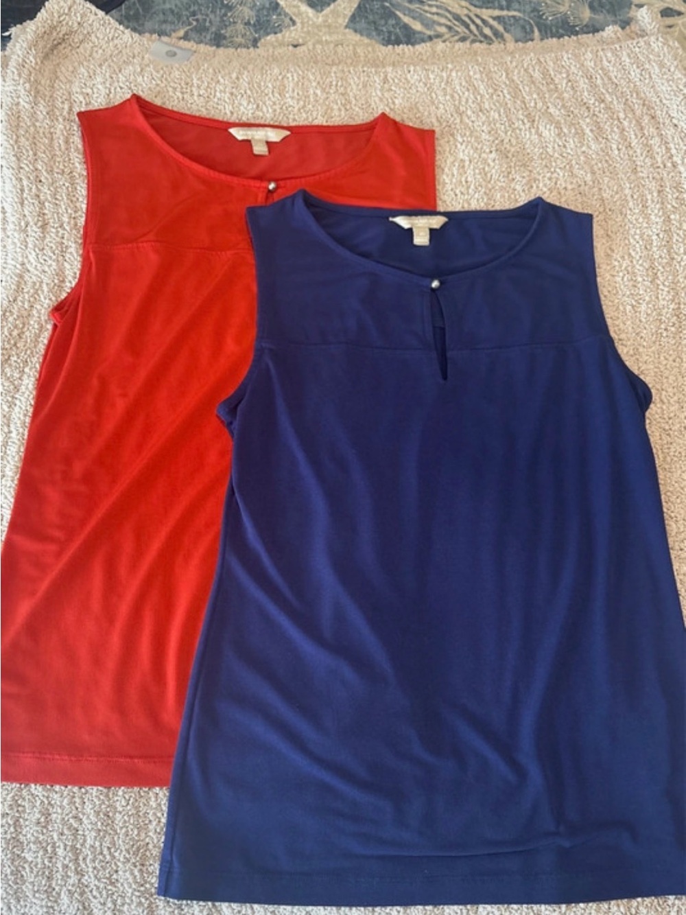 Banana Republic size XS lot of 2 sleeveless tops with key hole.